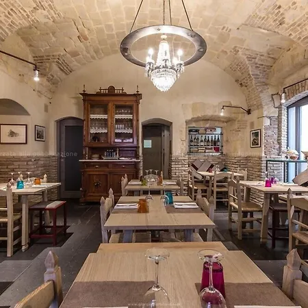 Penzion Palazzo Dessy Historic House Cagliari
