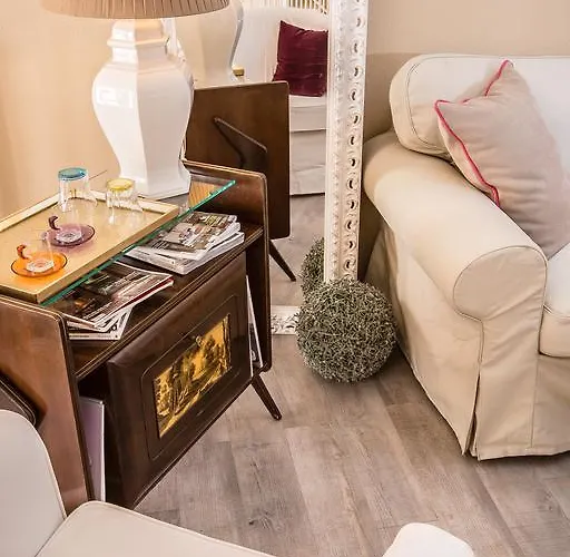 Гостевой дом Palazzo Dessy Historic House Кальяри