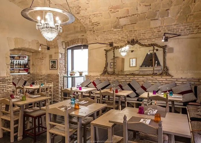 Palazzo Dessy Historic House Гостевой дом 4*