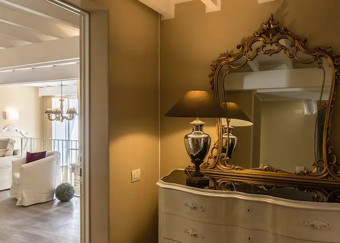 Гостевой дом Palazzo Dessy Historic House Кальяри