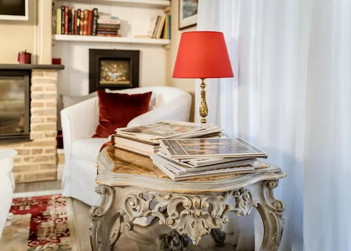 Palazzo Dessy Historic House Гостевой дом