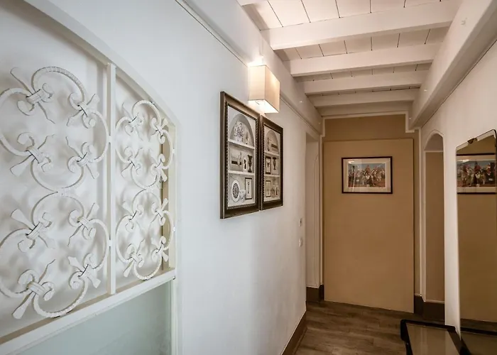 Palazzo Dessy Historic House Гостевой дом 4*